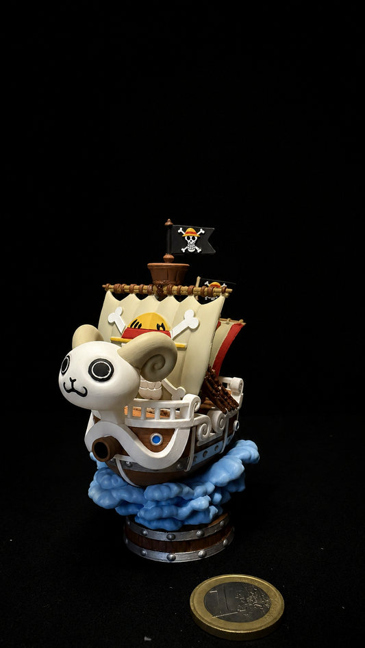 Statua in resina Chibi Going Merry – da collezione dipinta a mano ispirata a One Piece